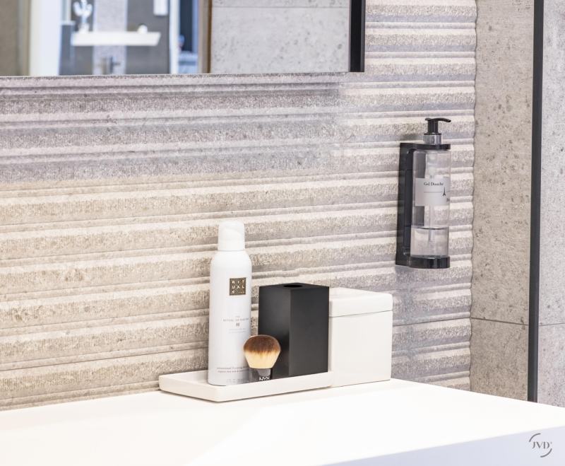 Dispensador de Sab�o/Gel ISISS Preta (sabonete, Champ� e lo��o)